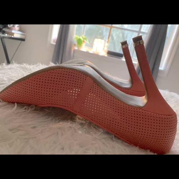 Guess Heels 👠 - Picture 6 of 7